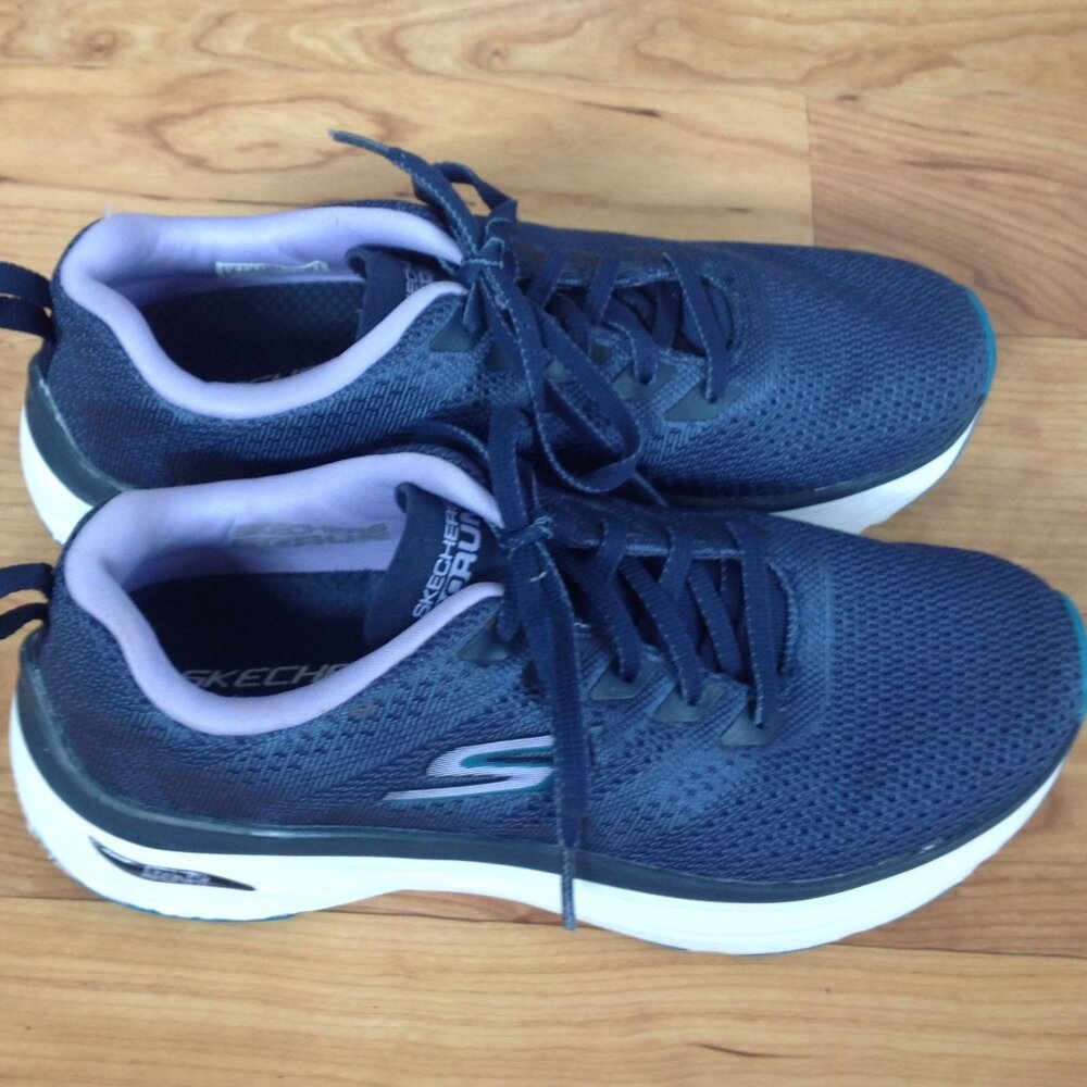 Women's Sz 8 SKECHERS Blue
